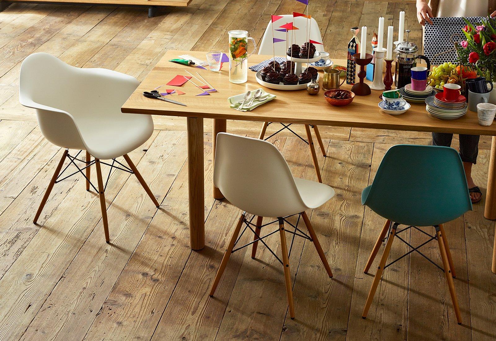 Eames RE DAW Armchair | Upholstered